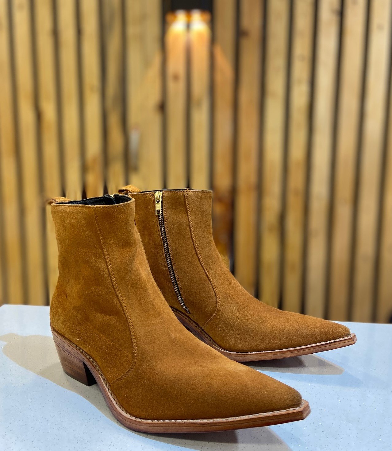 Men's Pointed Toe Suede Chelsea Boots